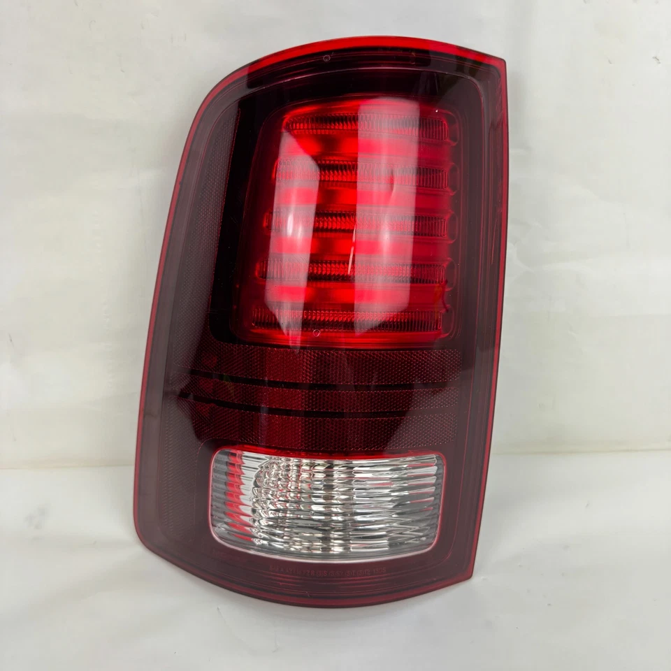 OEM 2013-2018 RAM 1500 2500 3500 Lámpara de luz trasera LED negra izquierda 68093081AC Foto 2 de 4