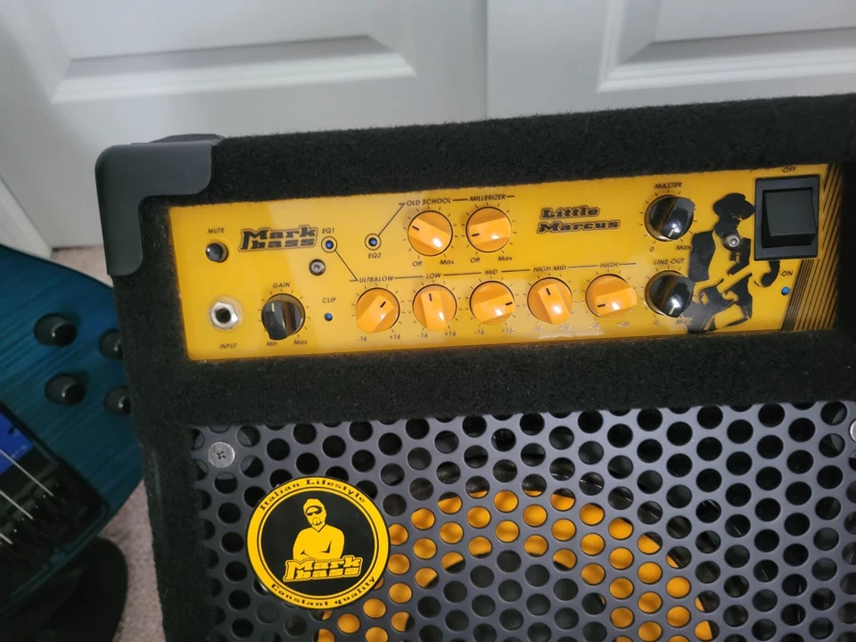 Amplificador y bajo Schecter Markbass Foto 3 de 4