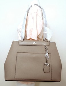 meredith medium pebbled leather tote