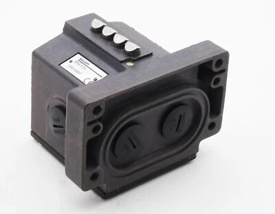 Balluff BNS 519-D04-D12-100-10-FD 240VAC 6A  Positionsschalter -unused- - Bild 1 von 4