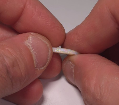 Australian Coober Pedy opal, 20mm x 8.5mm. 2.9ct. Stunning natural solid opal. - Picture 9 of 11
