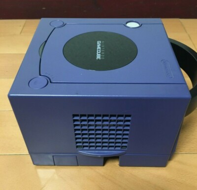 Nintendo GameCube Launch Edition Violet Purple Console Game Video