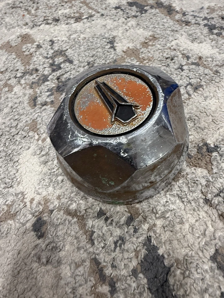 Tapacubos centrales Plymouth Arrow Champ años 70 Foto 3 de 4