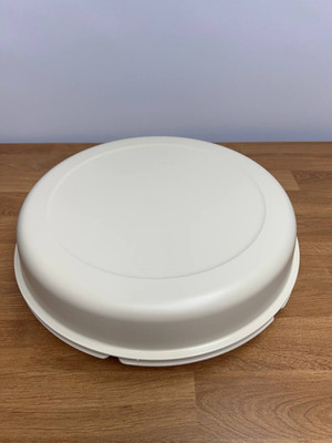 Vintage Tupperware 1666-4 Round Snack Veggie Tray w/ 1665-2 Sauce Bowl Lid