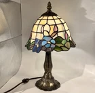 Vintage Tiffany-Style Stained Glass Floral Dome Table Lamp – Hand-Cut Glass