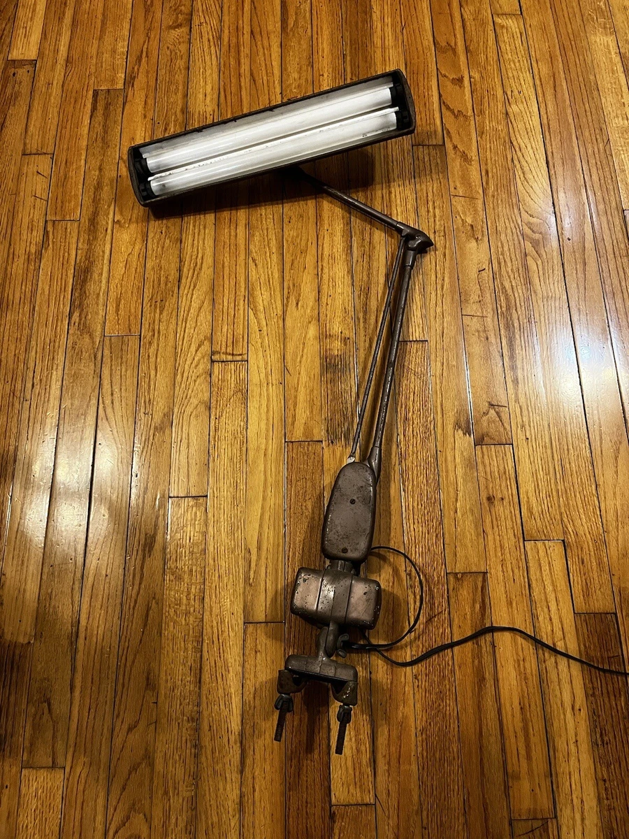 Dazor floating fixture store model 2124