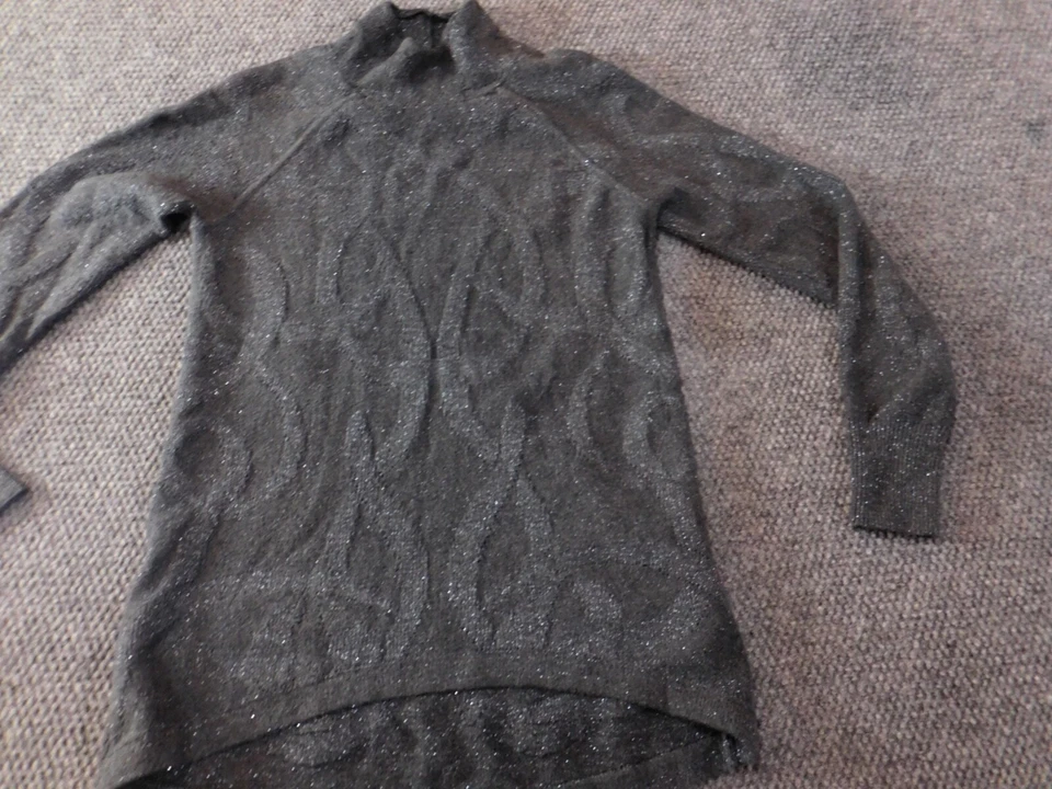 Simply Vera Wang Womens Sweater Medium Gray pullover stretch designer - Image 2 of 4