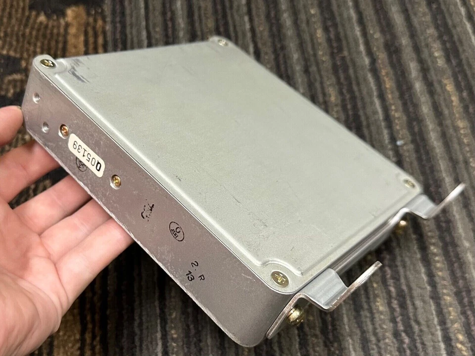 1995 Mazda Millenia ECU - KLY7 18 881R 00 - Изображение 3 из 4