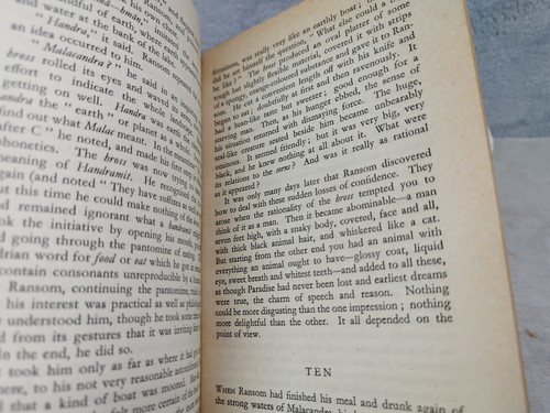 Out of the Silent Planet von C.S. Lewis | 60er Jahre Sci-Fi Klassiker | Gelb Hardcover - Bild 8 von 12
