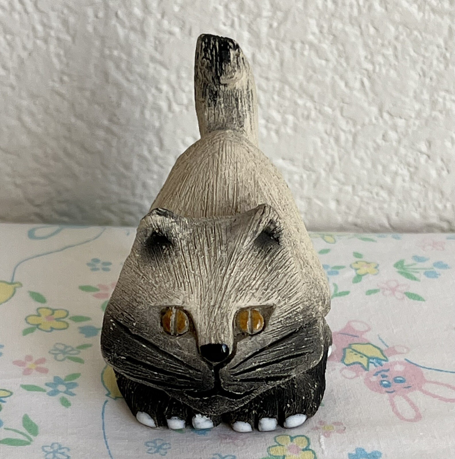 Artesanรญa Rinconada Cat/Kittie Yellow eyes Hand carved Figurine Uruguay ...