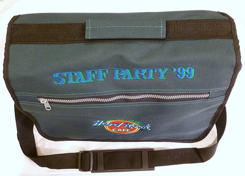 Bangkok ~ 1999 ANNIVERSARY STAFF PARTY Hard Rock Cafe Pin Backpack Messenger Bag - Picture 11 of 12