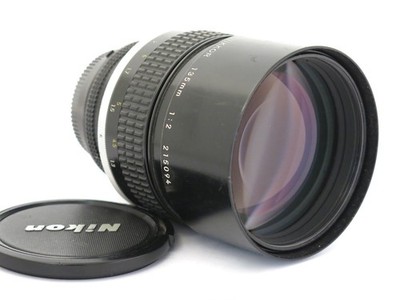 Nikon MF Nikkor 135mm 2.0 AIS analoges Objektiv Vollformat Gewährleistung 1 Jahr