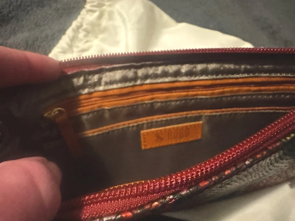 Cartera Hobo International Holiday Stripe Foto 4 de 4