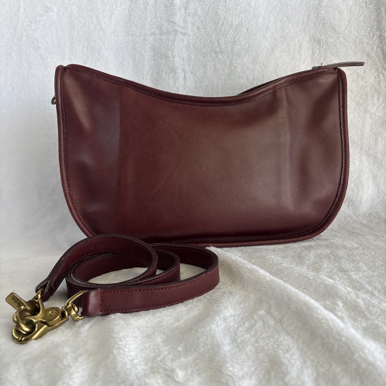 Vintage COACH Soho Swinger Bag Burgundy Red Leather Crossbody 90s USA