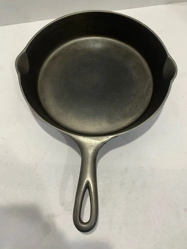 Vintage Refurbished Wagner Ware Stylized Logo#8 Cast Iron Skillet With Fire Ring