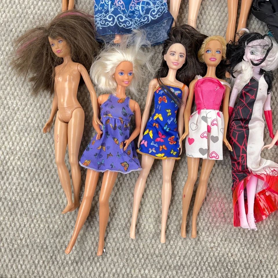 Lote Muñeca Barbie Princesa Disney Mixto Moderno Vintage Hombre Mujer 33 Muñecas Foto 3 de 4