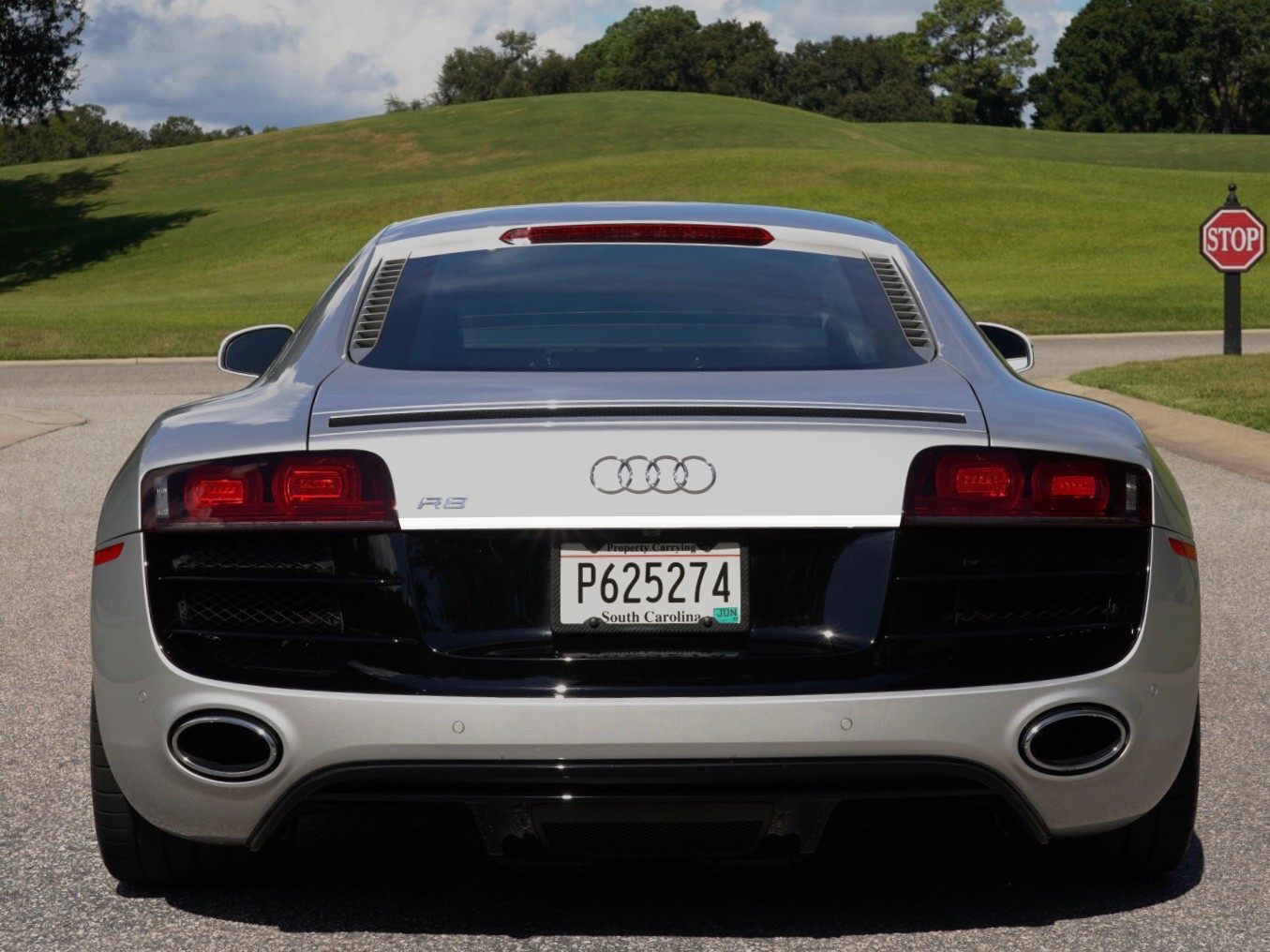Baguette de coffre chromée pour Audi R8 masquant les micro-rayures du hayon arrière