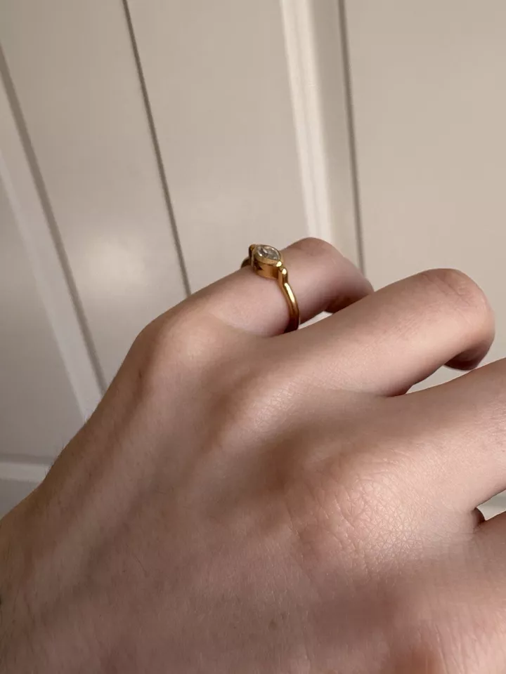 Sello giratorio Jillian Abboud personalizado oro amarillo 18k diamante marquesa vintage Foto 3 de 4