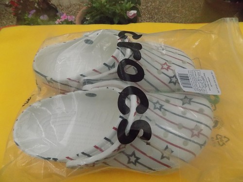 Crocs Stars and Stripes Unisex Shoes White with Blue/Red NEW