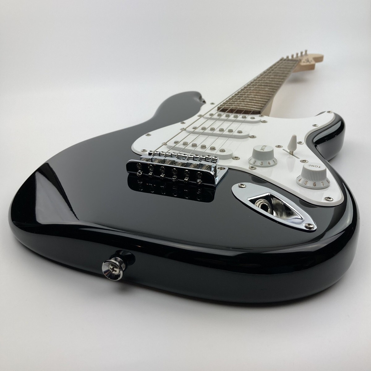 Squier by Fender Mini Stratocaster Beginner Electric Guitar Squier by Fender Mini Stratocaster Beginner Electric Guitar