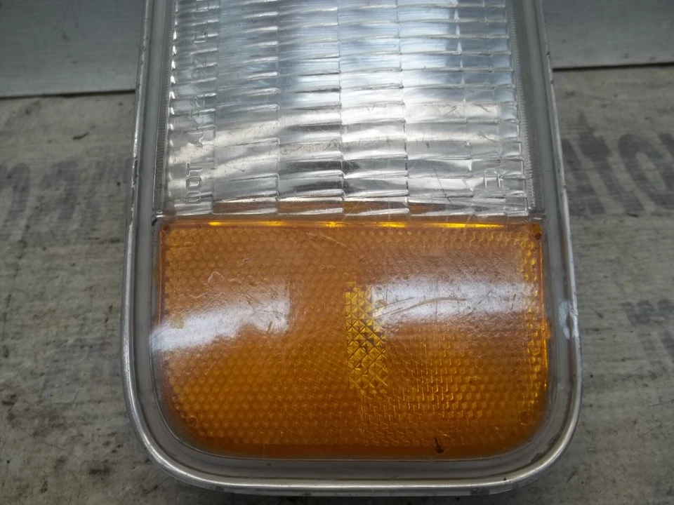 Luz de señal de giro del lado derecho del pasajero Cadillac Seville 92-97 OEM Foto 3 de 4