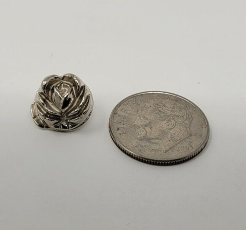 15 pcs Small Rose Head Silver Molded Plastic Craft Sewing Shank Buttons 11mm VTG - Picture 3 of 3