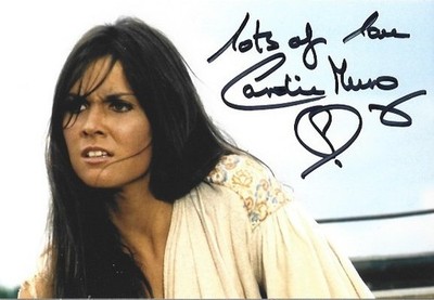 Caroline Munro persönlich signiertes 6'' x 4'' Foto - Captain Kronos #P36
