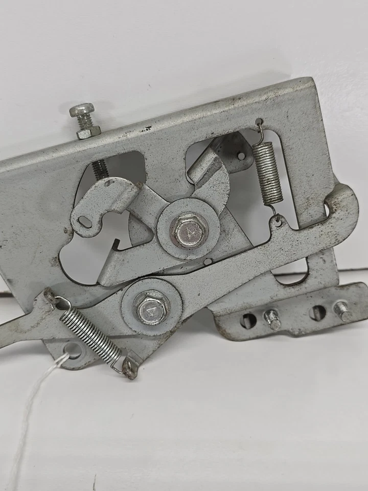 John Deere 345 Kawasaki FD611V 20hp  throttle control bracket AM127963 - Image 2 of 4