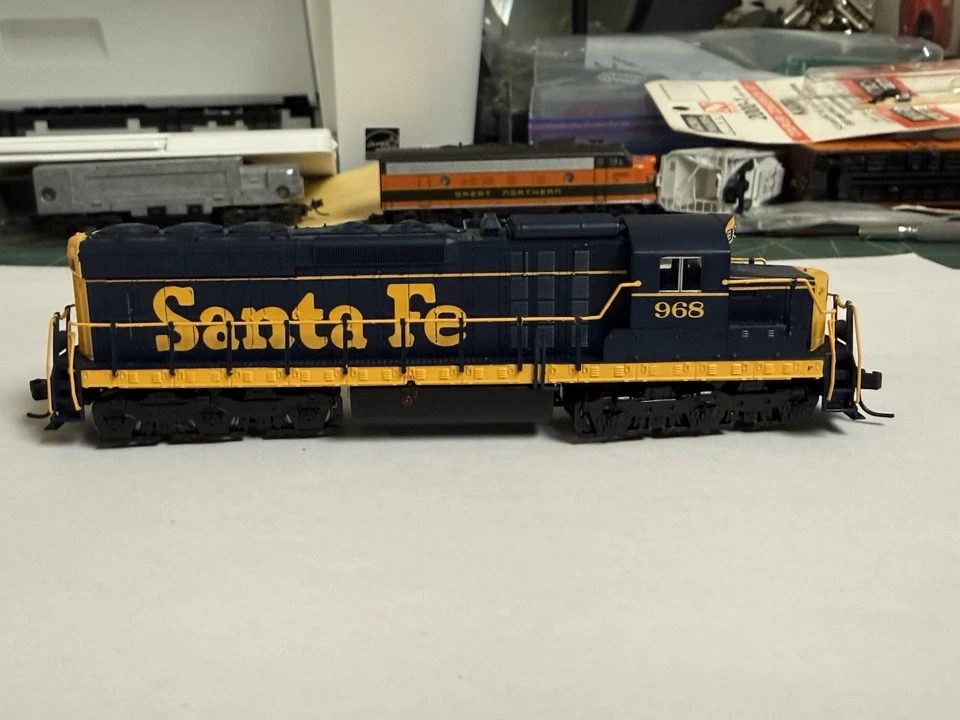 Atlas N Scale 54408 SD-24 Diesel Loco Santa Fe #968 w/DCC - Image 2 of 4