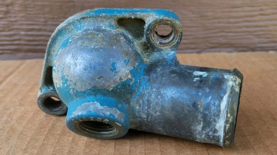 Vintage GM #336790 Chevy Water Neck Radiator Thermostat Housing Z-28 Corvette - image 4 of 4