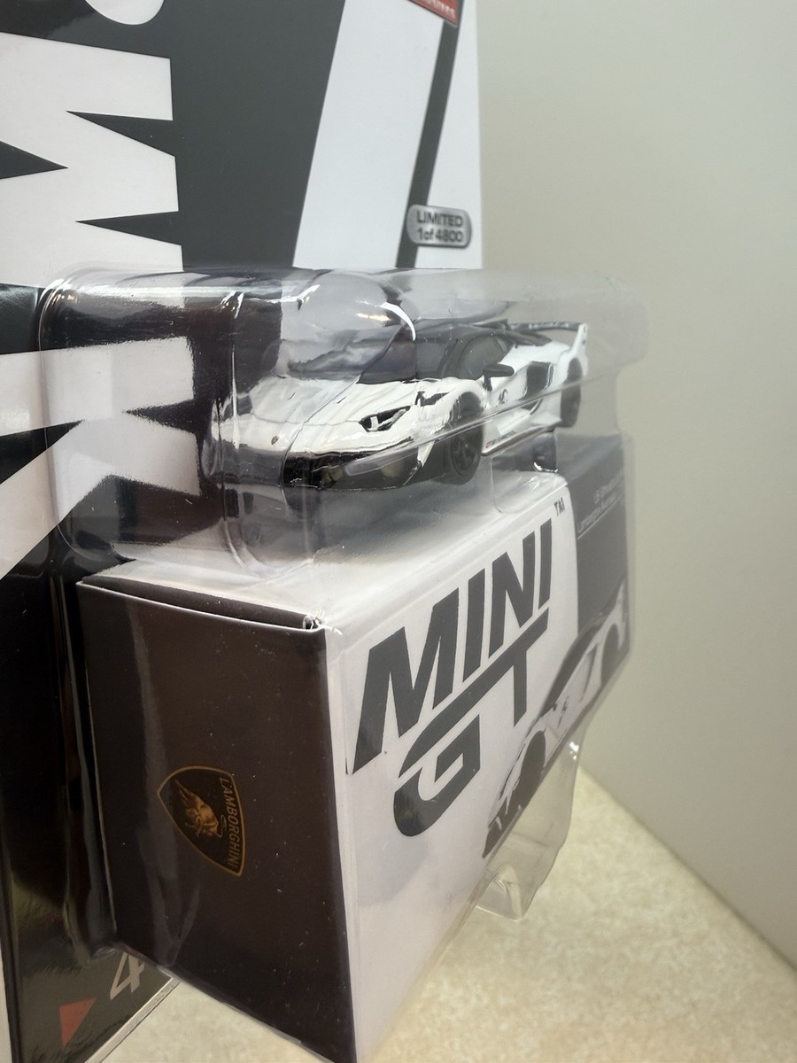 1:64 Mini GT #467 LB-Silhouette WORKS Lamborghini Aventador GT EVO