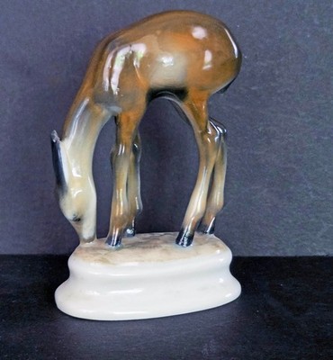 ROSENTHAL GERMANY PORCELAIN FIGURINE OF YOUNG GRAZING DEER