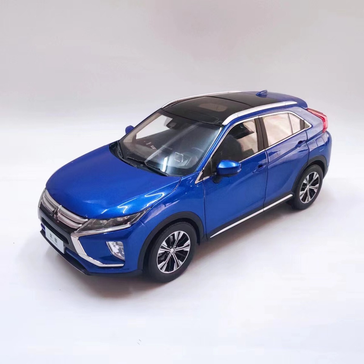 三菱エクリプスクロス　1/18 稀少品ミニチュアカー　ECLIPSE CROSS 三菱エクリプスクロス 1/18 稀少品ミニチュアカー ECLIPSE CROSS