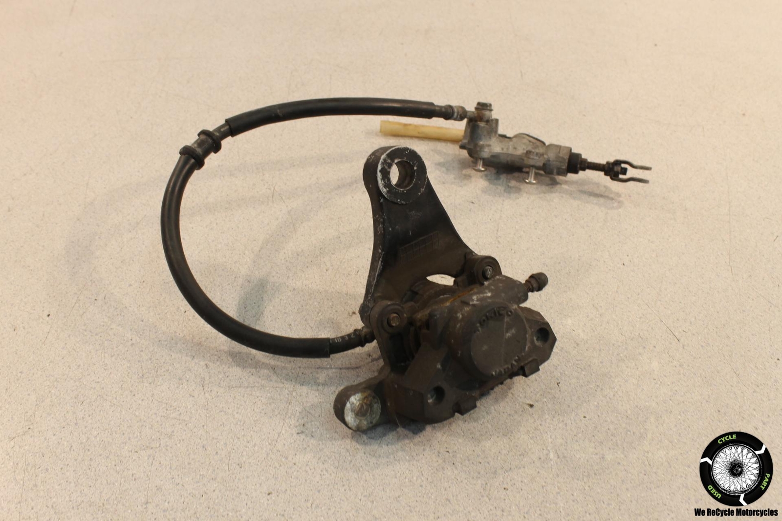 2000 Suzuki SV650 REAR BRAKE CALIPER MASTER CYLINDER RESERVOIR ASSEMBLY