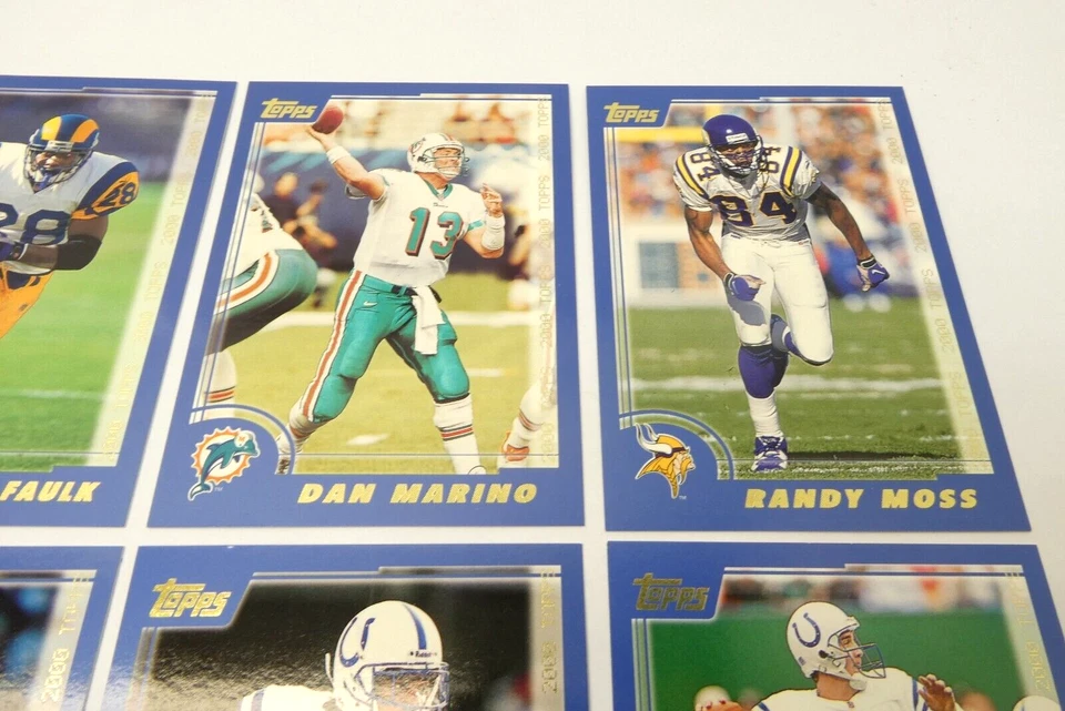 Set 8 2000 Topps Jumbo Football Cards Peyton Manning Marino Moss Favre Oversized - Image 3 of 4