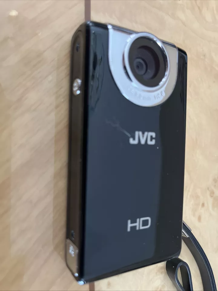 JVC Picsio GC-FM2 HD Camera In Orig Box Charger And Manual -clean - Image 3 of 4