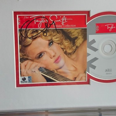 Taylor Swift RARE SIGNED Autographed CD Holiday Collection Global
