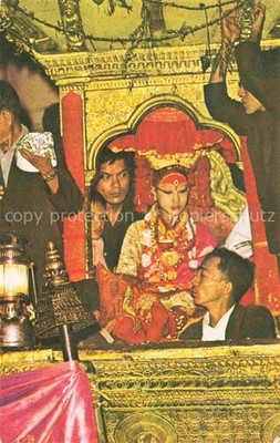 Kathmandu Nepal Living-Goddess Kumari Prozession Zeremonie Goldthron Schmuck Dev
