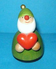 Picus mit Herz / Erzgebirge / Höhe 6,8 cm !