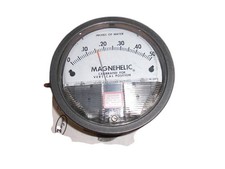 DWYER 2000-0C PRESSURE GAUGE 0-.50 UNMP