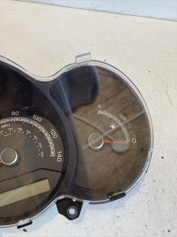 Kia Venga Speedometer Instrument Taho 940011P750 Genuine 1.4 Crdi 2012 Year - Image 3 of 4