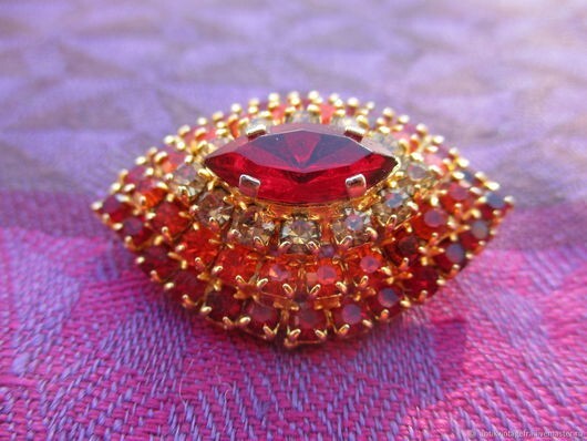 Antique Ruby Rhinestone Brooch Antique Ruby Rhine… - image 5