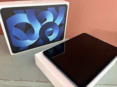 Apple iPad Air 5th Gen 64GB Wi-Fi Blue | Original Box | iPadOS 18.6.2