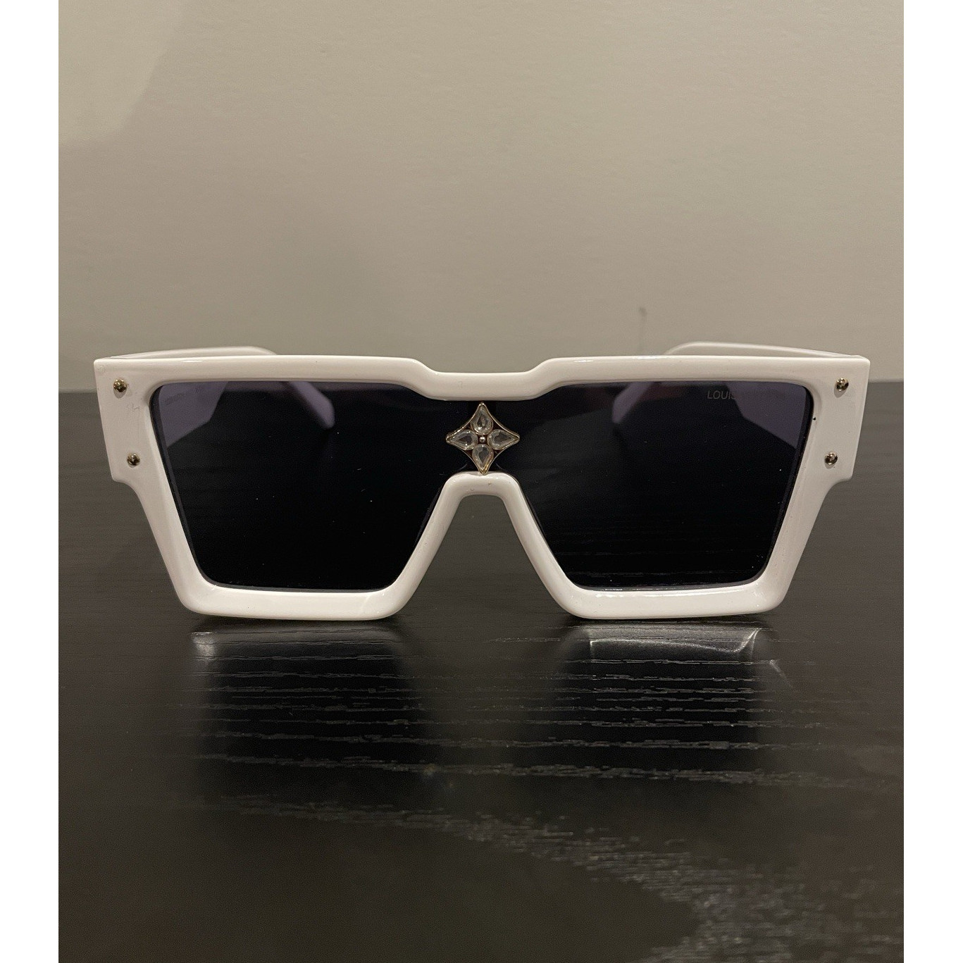 Louis Vuitton Cyclone White Sunglasses