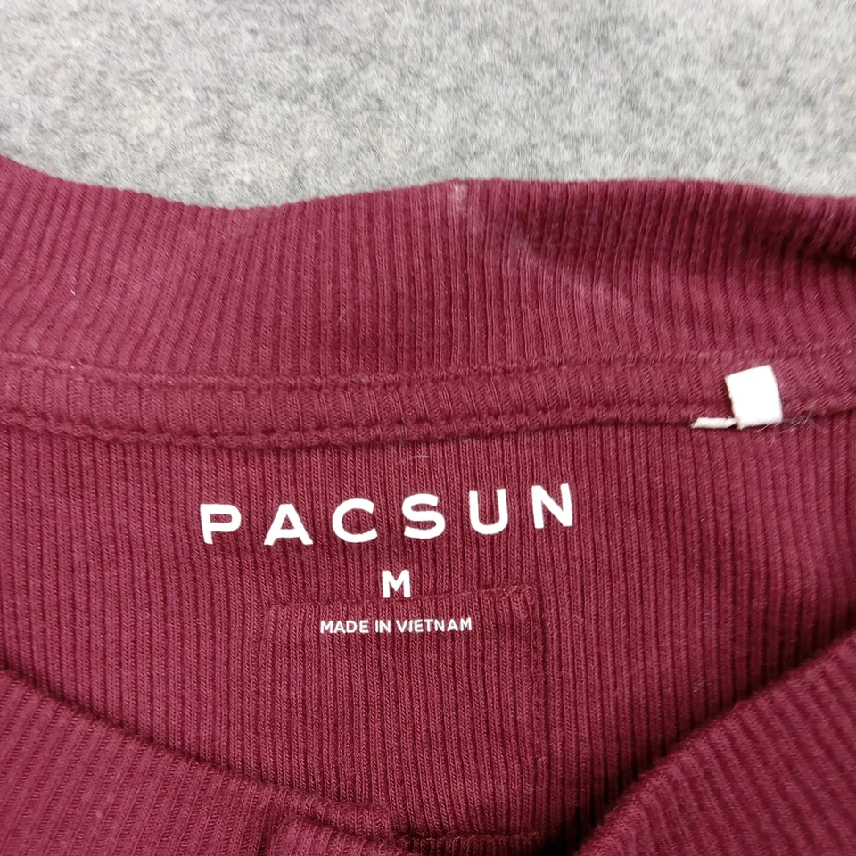 Camisa PacSun Para Hombres Mediana Henley Borgoña Manga Corta Tejida Cuello Redondo Top Foto 2 de 4