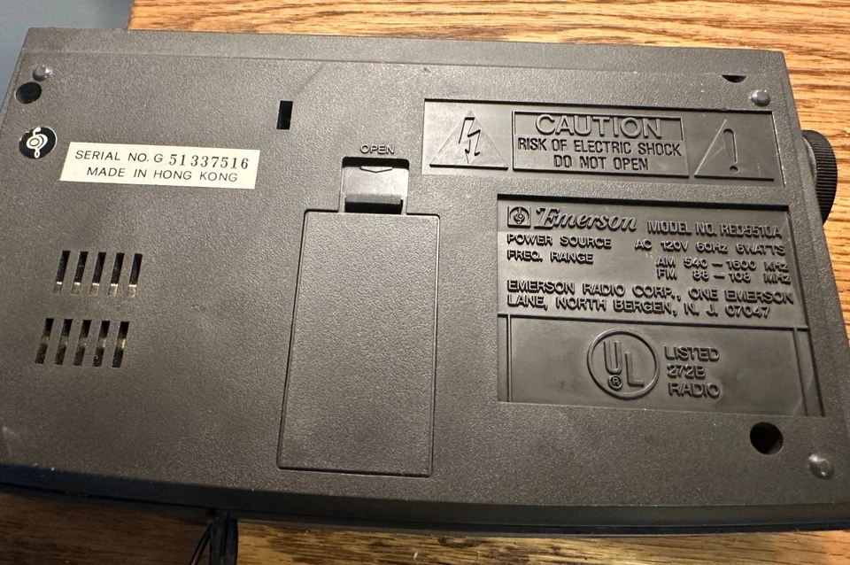Radio despertador digital vintage Emerson RED5510A Foto 4 de 4
