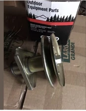 Oregon 82-354 John Deere Spindle Assembly for AM124511