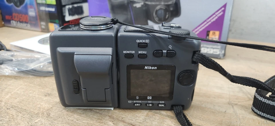 复古尼康 Coolpix 995 300 万像素数码相机 4 倍光学变焦 * 无电池/CHG — 第 4/4 张图片