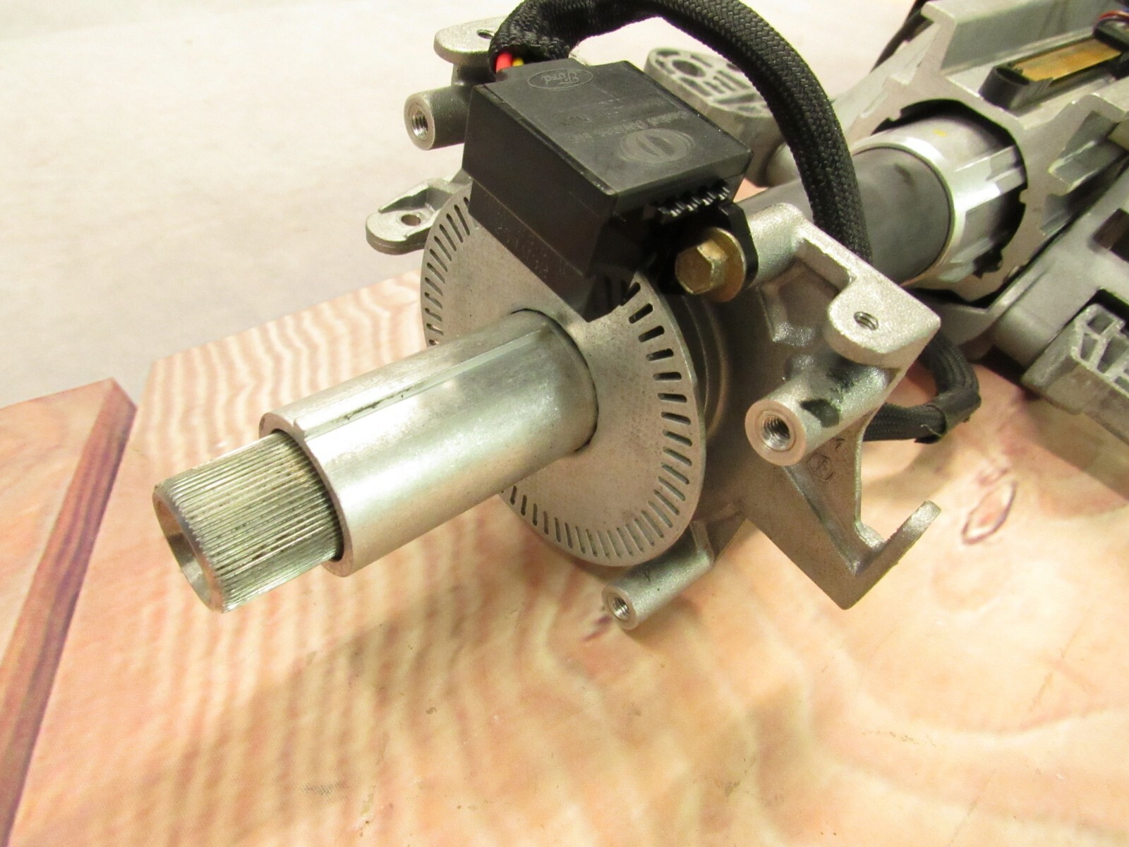 200409 XJR XJ8 STEERING COLUMN GEAR ASSEMBLY AUTO ADJUSTMENT WHEEL 04