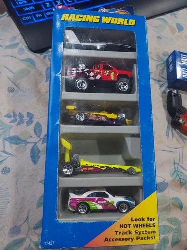 Hot Wheels Vintage Racing World 5 Car Gift Pack